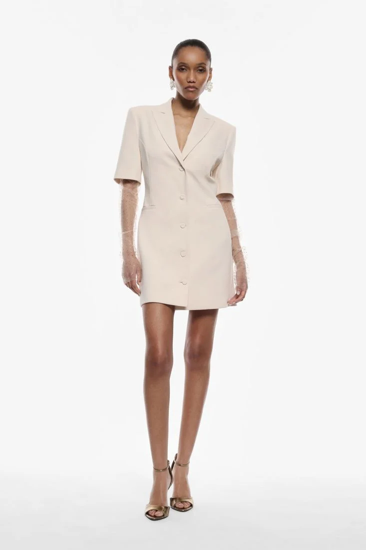 ABITO CORTO ABBOTTONATO CON REVERS E GUANTI IN TULLE IMPERIAL