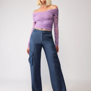 Pantaloni straight monocolour con tasche laterali applicate