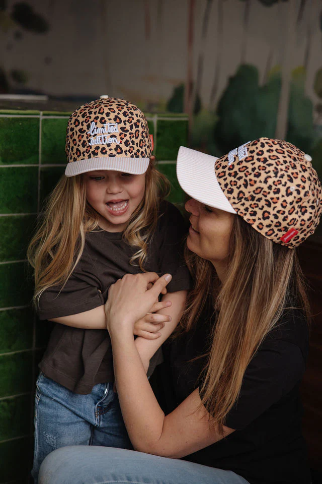 Cappellino in cotone bio leopardato Limited Edition - immagine 3