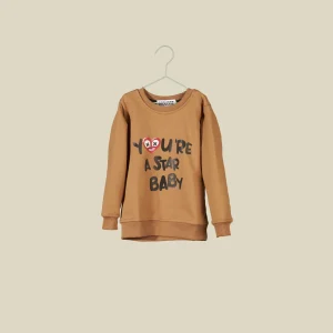 Felpa girocollo color cammello con stampa