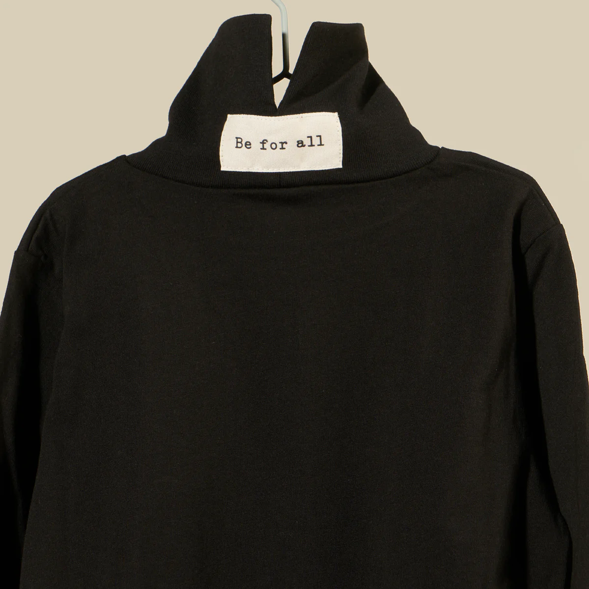 Maglia lupetto in jersey nero - immagine 5