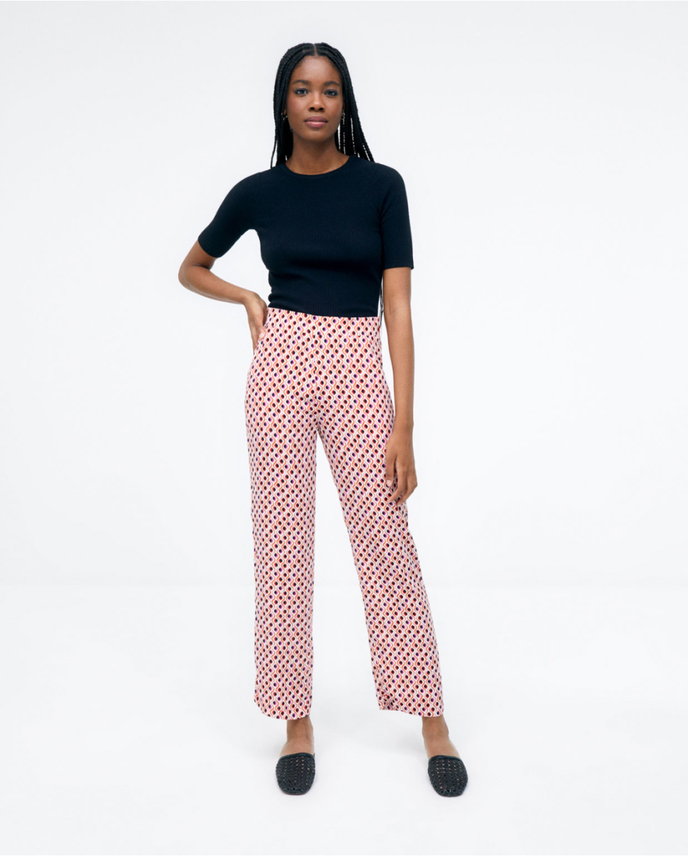 Pantaloni lunghi. Vita elastica. Stampa Rosso