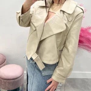 Chiodo in pelle beige