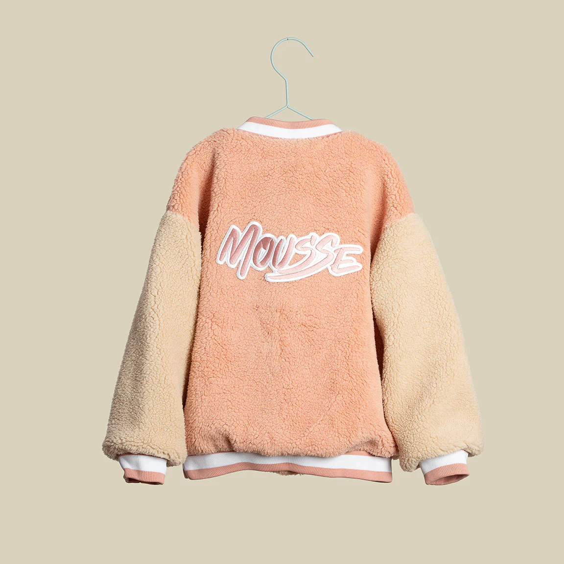 Bomber effetto orsetto rosa con logo sul retro - immagine 3