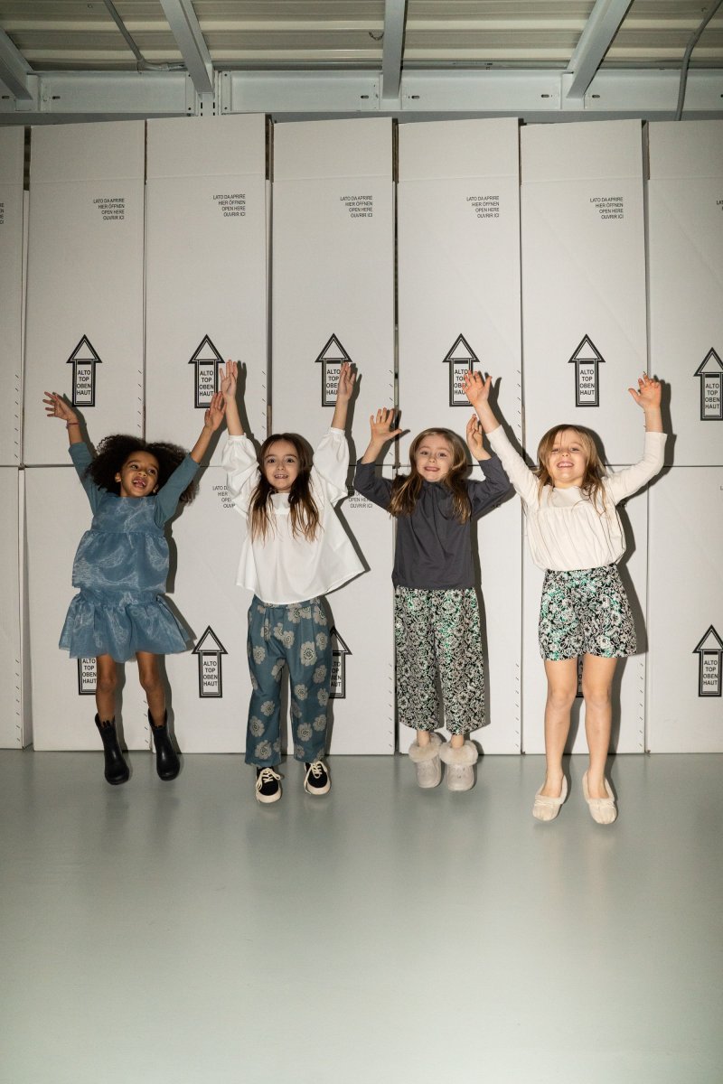 Blusa bianca manica raglan a sbuffo - immagine 5