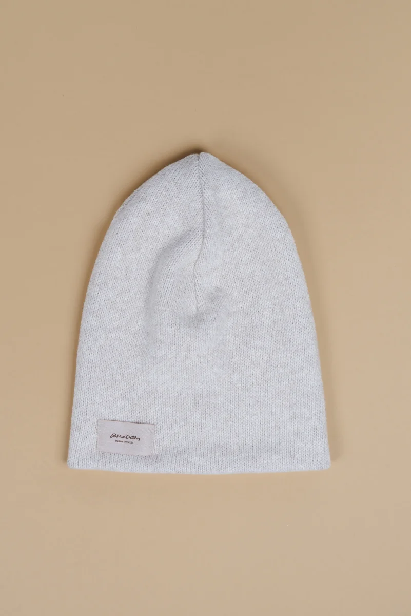 Cappellino in maglia tricot cashmire-hand color orzo - immagine 2