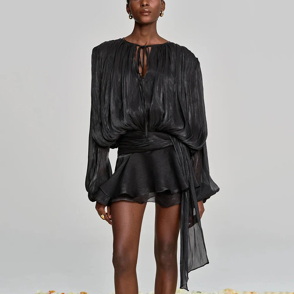 Abito corto elegante a maniche lunghe | La Parisienne - immagine 2