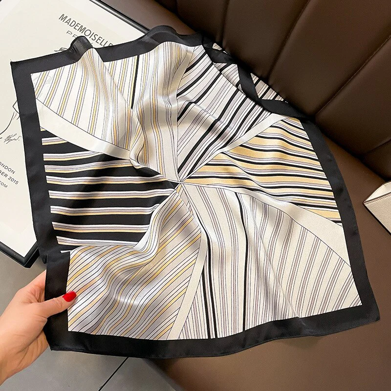 Donna 100% seta Quadrato chic e moderno La Parisienne - immagine 5