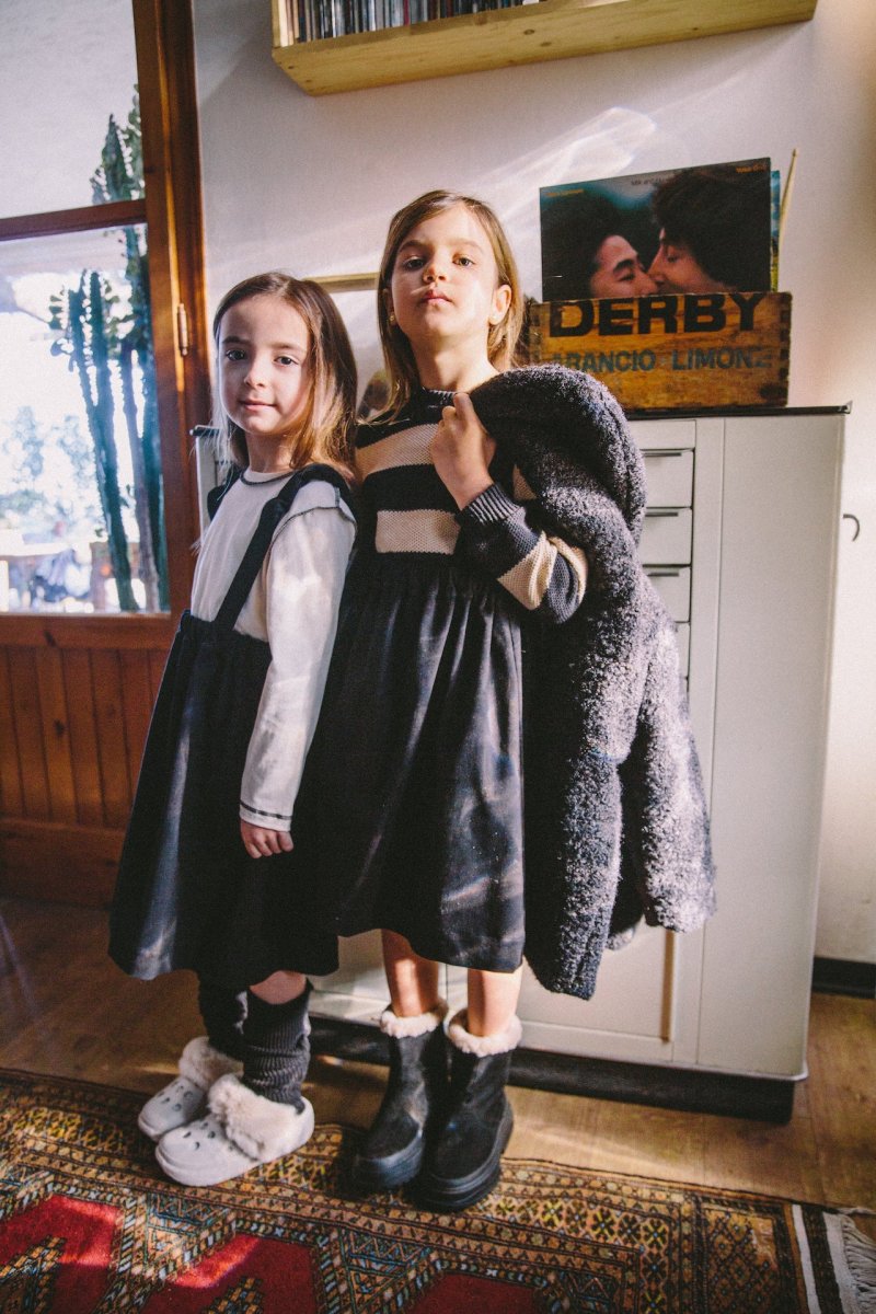 Gonna svasata con bretelline in tessuto gabardine - immagine 4