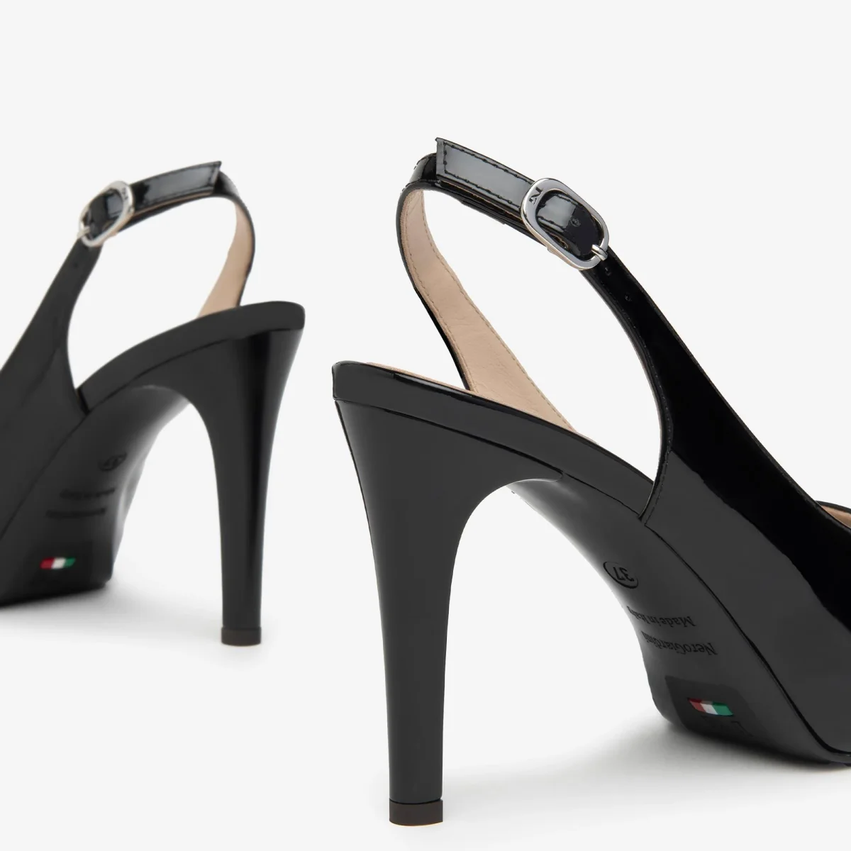 Chanel Spuntato Vernice Nero Premium Collection - immagine 4